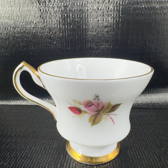 Royal Windsor Fine Bone China Teacup Saucer Set Red Roses Made England Vintage - Picture 8 of 12